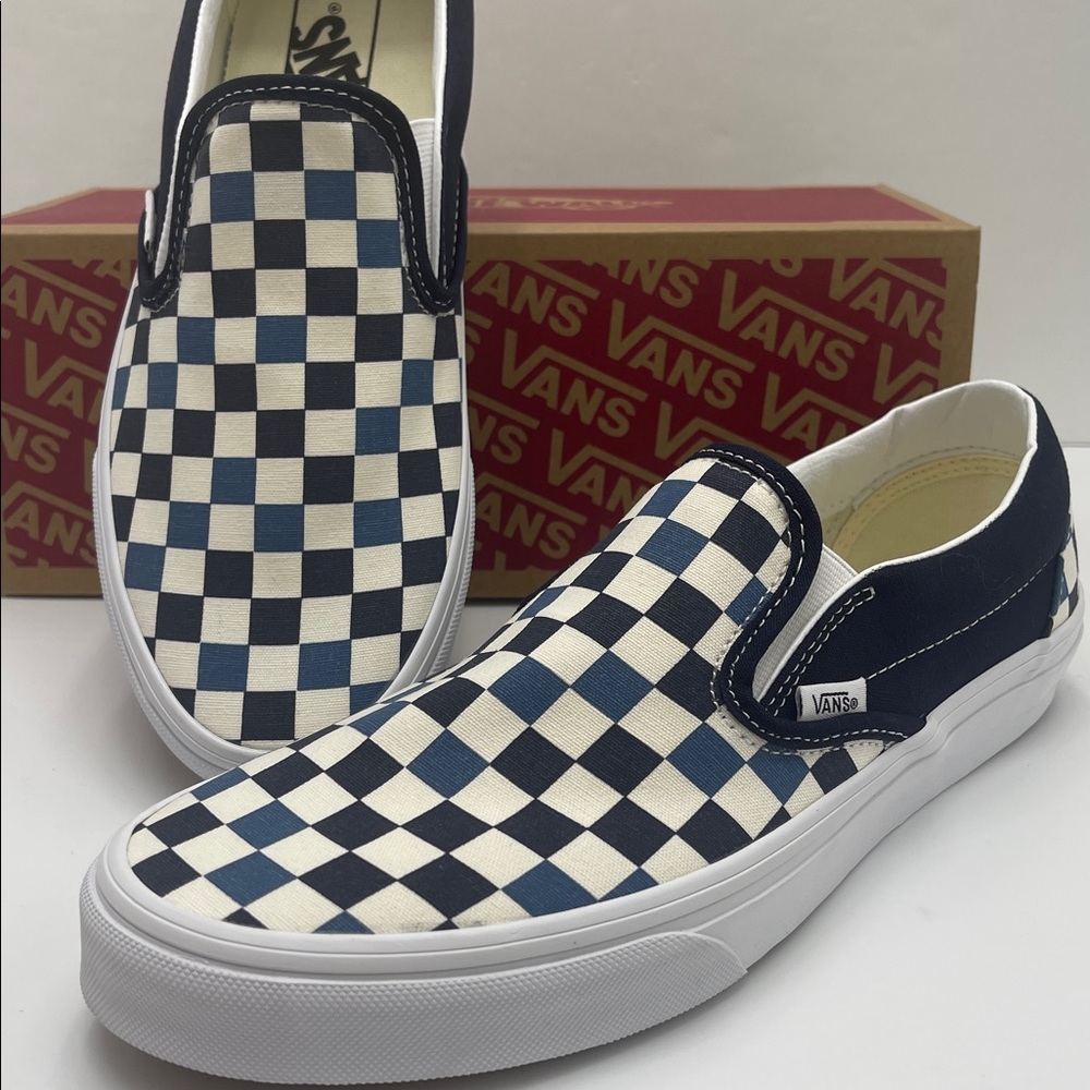 Vans WMNS Blue Checkerboard Classic Slip-On
Tri-Tone Check Navy
VN000D5PBX9